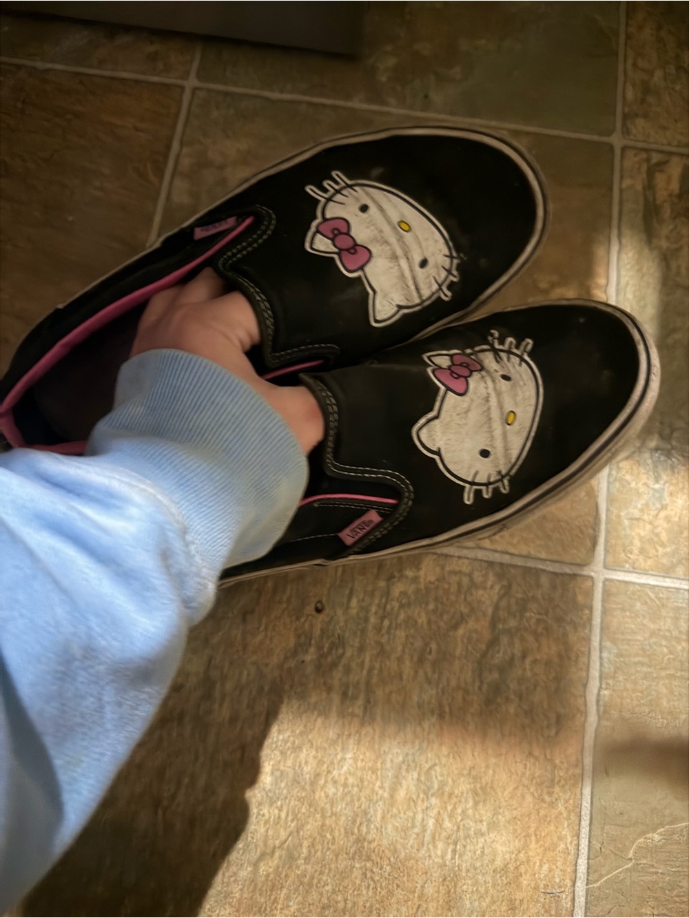 Vans Slip-On Hello Kitty Black & Pink Sneakers - Picture 4 of 7